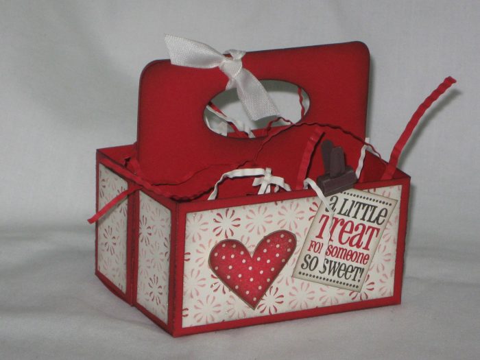 DIY Valentine Treat Box - 10 DIY Valentine's Day Projects