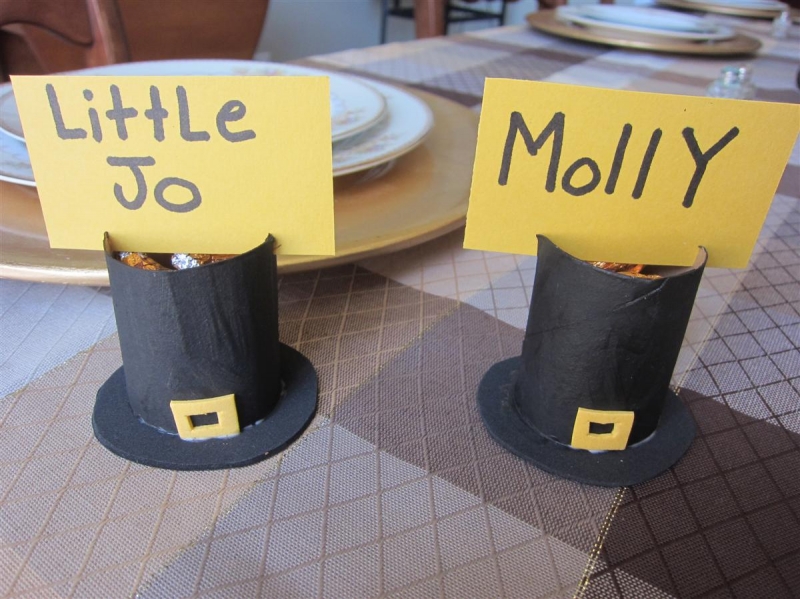 15 Thanksgiving Table Settings - Pilgrim Hats