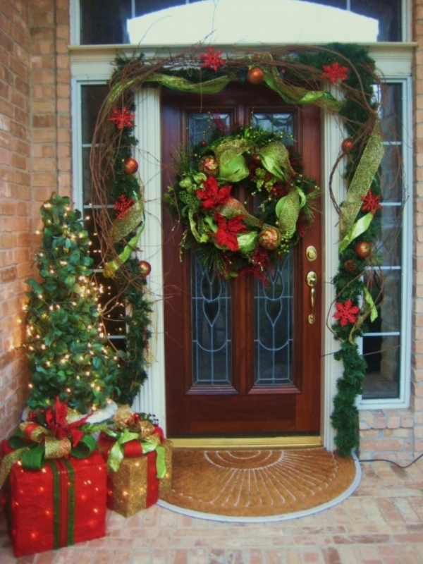 15 Christmas Wreath Ideas - Mesh Wreath