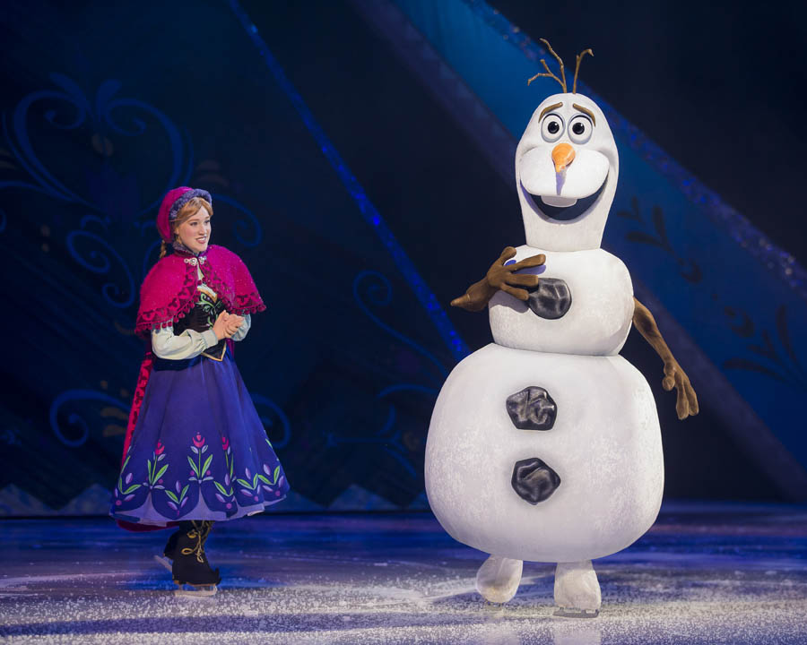 disneyonicepassporttoadventureannaolaf