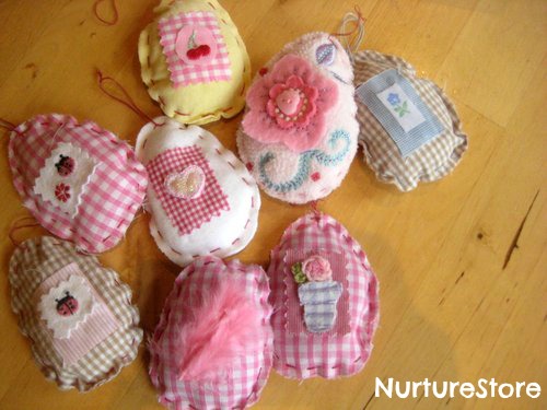 15 Easter Craft Ideas {chicks, bunnies, lambs, and more} - DIY Heirloom Easter eggs