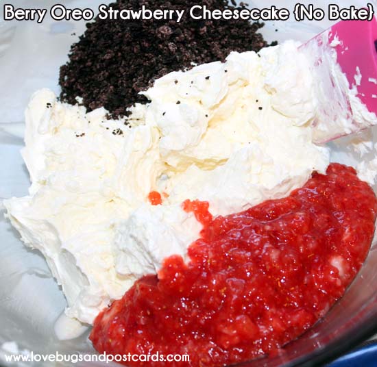 Berry Oreo Strawberry {No Bake} Cheesecake Recipe