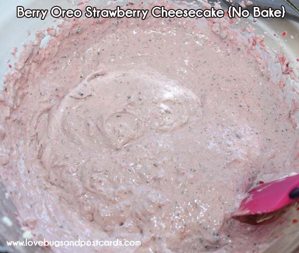 Berry Oreo Strawberry {No Bake} Cheesecake Recipe