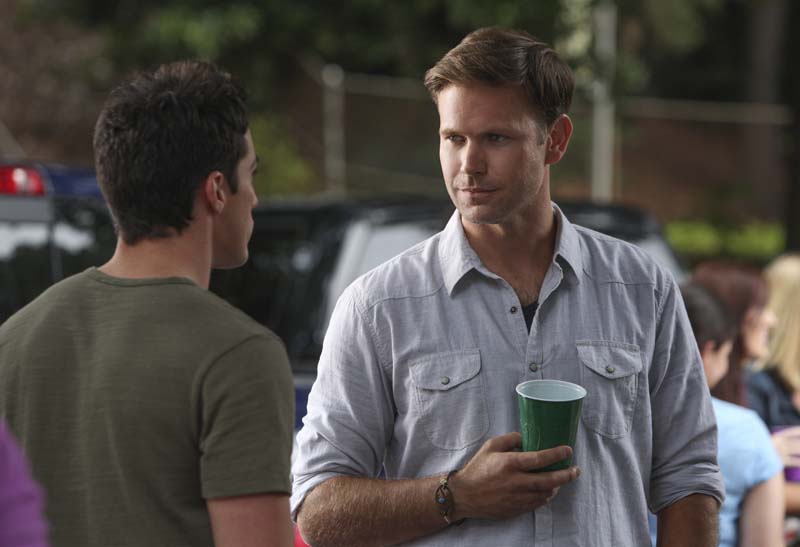 The Vampire Diaries -- "I'll Remember" -- Image Number: VD601a_0066.jpg -- Pictured (L-R): Michael Trevino as Tyler and Matt Davis as Alaric -- Photo: Annette Brown/The CW -- ÃÂ©2014 The CW Network, LLC. All rights reserved.