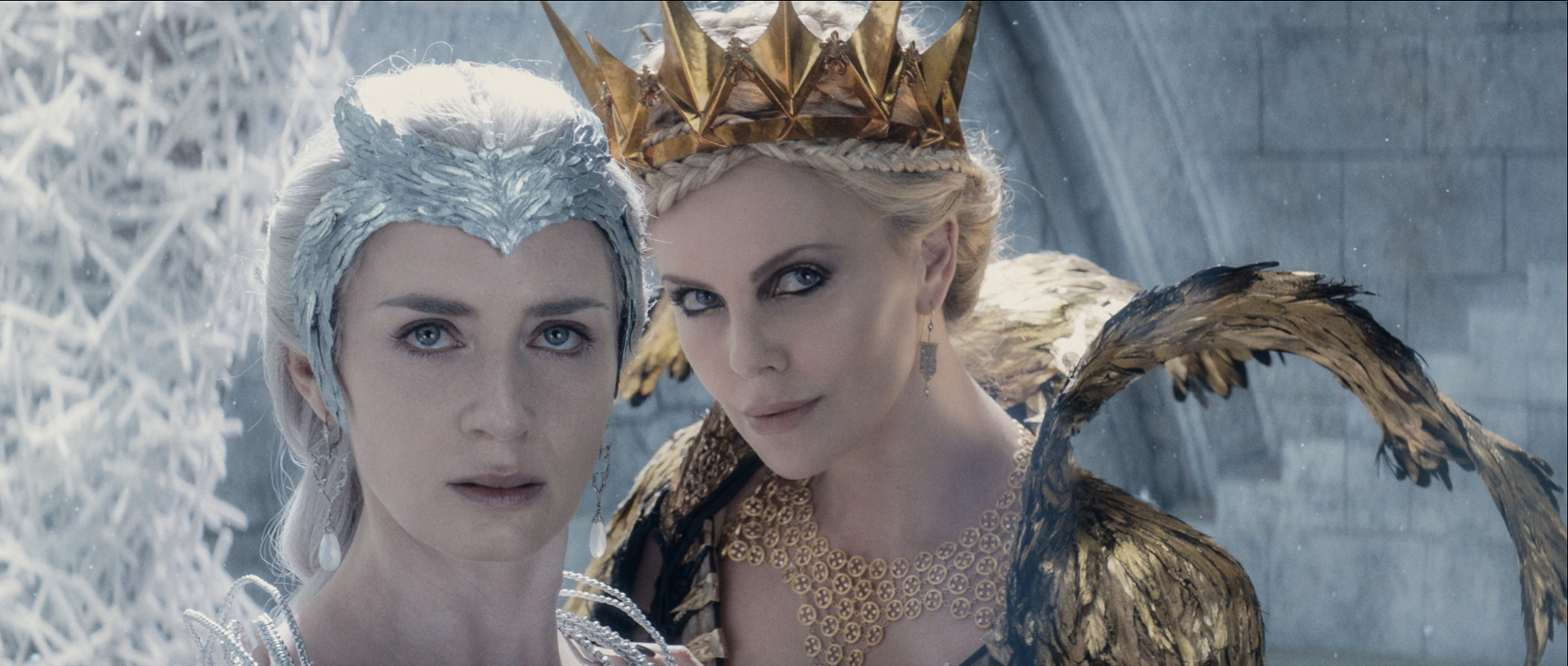 Get Queen Ravenna's Smokey Eyes and Gold Flakes {The Huntsman: Winter’s ...